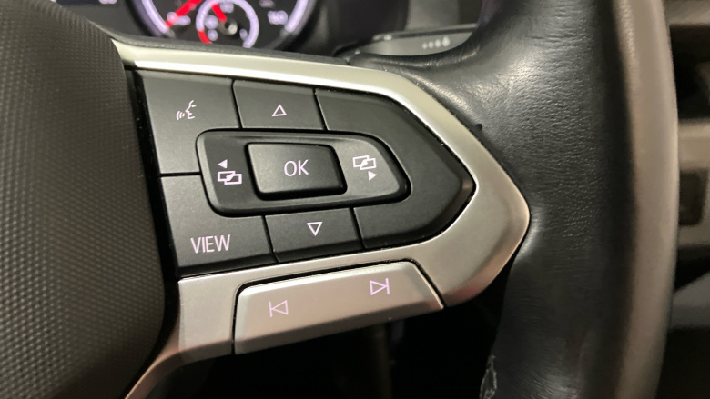 Volkswagen Transporter T32 Swb Diesel 2.0 BiTDI 204 Highline Kombi Van DSG